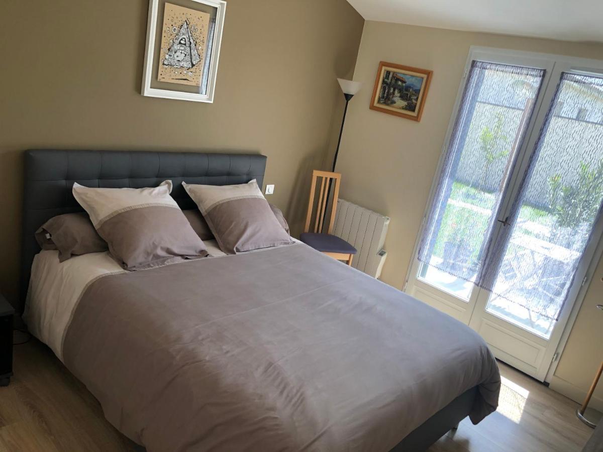 Saint-Sulpice-et-Cameyrac La Pepiniere Bed & Breakfast エクステリア 写真